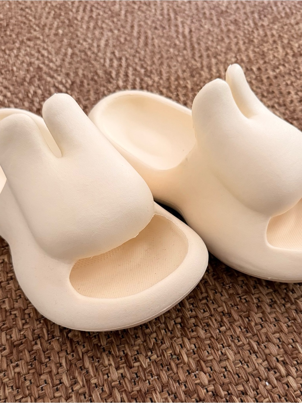 Women’s Miffy Bunny Cream Foam Slides New Without Tags Size 6.5/7